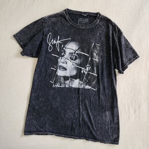 Jennifer lopez guess tee medium